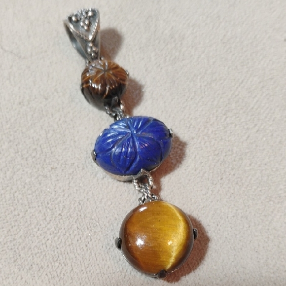 Jewelry - Elegant Blue and Brown pendant